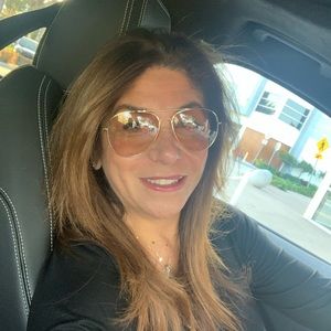 Meet your Posher, Noelia